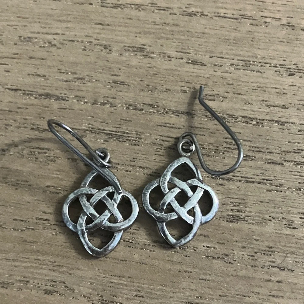 Elegant Silver Knot Earrings - Picture 1 of 2